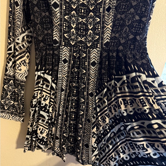 FREE PEOPLE - SZ 6- Patterned Long Sleeve Dress - Picture 5 of 5